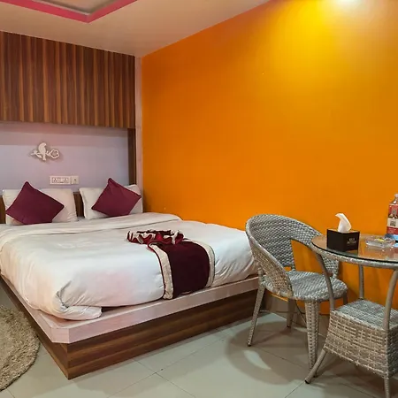 Om Tandoori Hotel